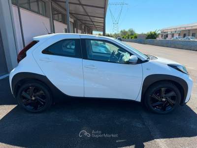 Toyota Aygo X 1.0 VVT-i 72 CV 5 porte Lounge Air Bianco usata Formello