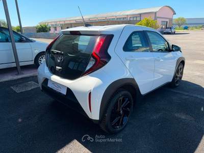 Toyota Aygo X 1.0 VVT-i 72 CV 5 porte Lounge Air Bianco usata Formello