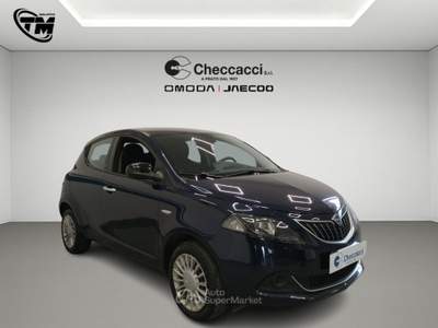 Lancia Ypsilon Ypsilon 1.0 FireFly 5 porte S&S Hybrid Ecochic Silver Blu/Azzurro usata Prato