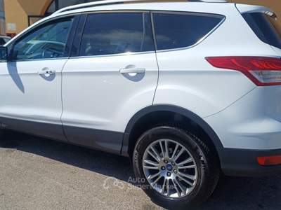 Ford Kuga 4WD Powershift Titanium X Bianco usata Massafra