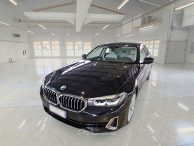 BMW Serie 5 520d BMW SERIE 5 520D LUXURY MH48V AUTO 4 PORTE BERLINA usata Roma