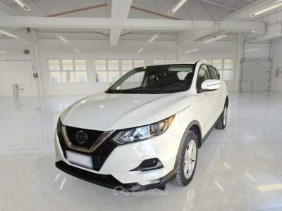 Nissan Qashqai NISSAN QASHQAI 1.3 DIG-T 140 BUSINESS CROSSOVER usata Pozzuoli