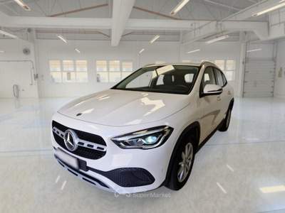 Mercedes-Benz GLA MERCEDES-BENZ CLASSE GLA GLA 200 D AUTOMATIC BUSINESS EXTRA CROSSOVER usata Pozzuoli