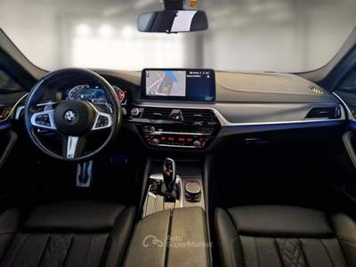 BMW Serie 5 530d BMW SERIE 5 530D 183KW 48V XD MSPORT AUTO TOURING STATION WAGON usata Bari