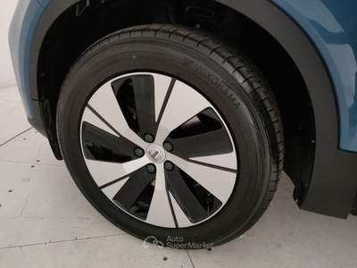 Volvo XC40 Xc40 2.0 b3 core auto Blu/Azzurro usata Legnago