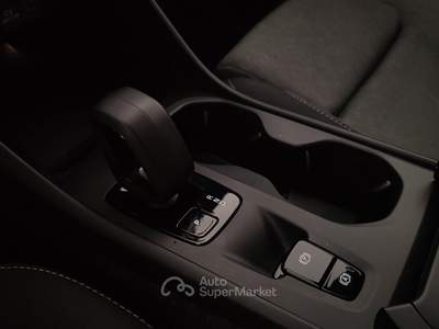 Volvo XC40 Xc40 2.0 b3 core auto Nero usata Cuneo