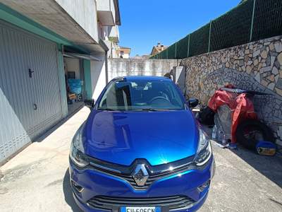Renault Clio Tenuta in parcheggio privato, non fumatore Blu/Azzurro usata OPPEANO