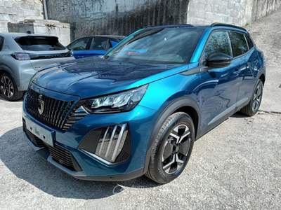 Peugeot 2008 1200 PURETECH ALLURE 100CV NAV CARPLAY CAM PAN"17  Blu/Azzurro usata Pistoia