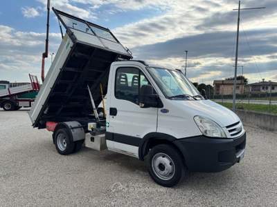 Iveco Daily 35C10 con cassone ribaltabile trilaterale Bianco usata San Zenone degli Ezzelini