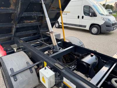Iveco Daily 35C10 con cassone ribaltabile trilaterale Bianco usata San Zenone degli Ezzelini