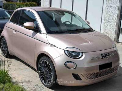 Fiat 500 Berlina 42 kWh Icon Lilla usata Pianezza