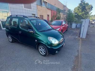 Toyota Yaris Verso 1.3i 16V cat Sol Verde usata Novi Ligure