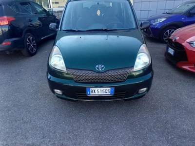 Toyota Yaris Verso 1.3i 16V cat Sol Verde usata Novi Ligure