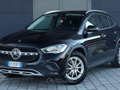 Mercedes-Benz GLA 180d Automatic Business Nero usata Caorso