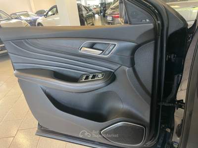 MG HS AT Luxury Nero usata Gozzano