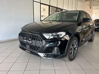 Audi A1 A1 Citycarver 35 1.5 tfsi Admired 150cv s-tronic Nero usata Cernusco sul Naviglio