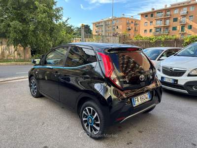 Toyota Aygo 5 porte x-cite PREZZO REALE Nero usata Genova