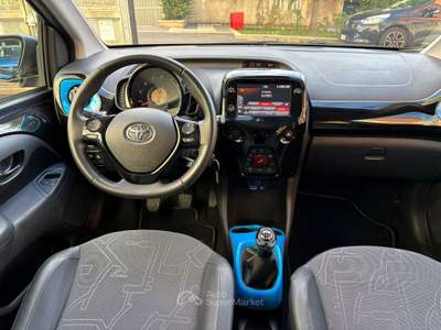 Toyota Aygo 5 porte x-cite PREZZO REALE Nero usata Genova