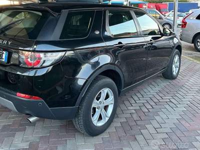Land Rover Discovery Sport Discovery Sport I 2015 2.0 td4 HSE Luxury awd 150c Nero usata Goito