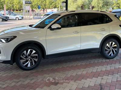 Volkswagen Tiguan Allspace Tiguan III 2024 1.5 etsi Edition Plus 130cv dsg Bianco usata Goito