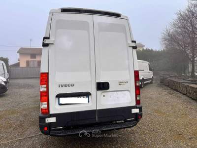 Iveco Daily 2.3 MJT TETTO ALTO PASSO MEDIO !! Bianco usata Cinisello Balsamo