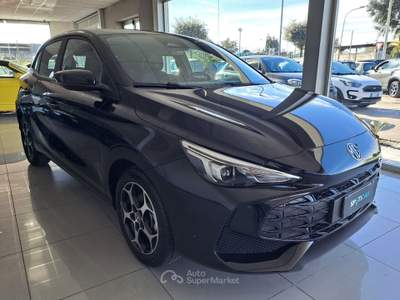 MG3 MG3 Comfort 1.5 Benzina Anno 2025 garanzia 7 anni Nero usata Parete