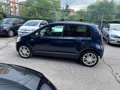 Volkswagen up! 5p. highline METANO OK NEOPATENTATI Blu/Azzurro usata Bologna