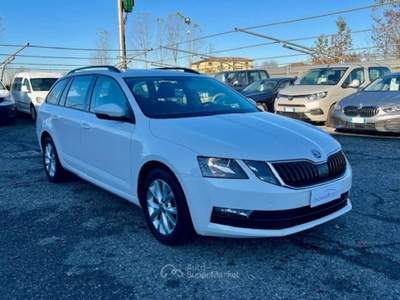 Skoda Octavia 1.6 TDI CR 115 CV Wagon Executive Bianco usata Borgo San Giacomo