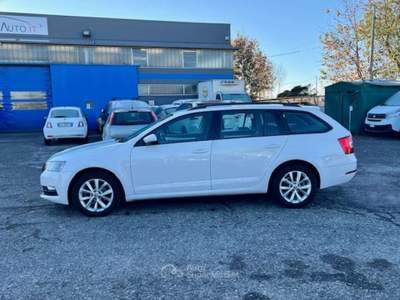 Skoda Octavia 1.6 TDI CR 115 CV Wagon Executive Bianco usata Borgo San Giacomo