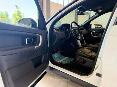 Land Rover Discovery Sport 180 CV Auto Business Edition Pure 7 POSTI Bianco usata Latina