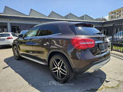 Mercedes-Benz GLA GLA 200 d Automatic Activity Edition Marrone usata Torino