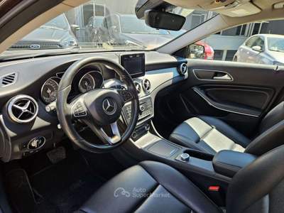 Mercedes-Benz GLA GLA 200 d Automatic Activity Edition Marrone usata Torino