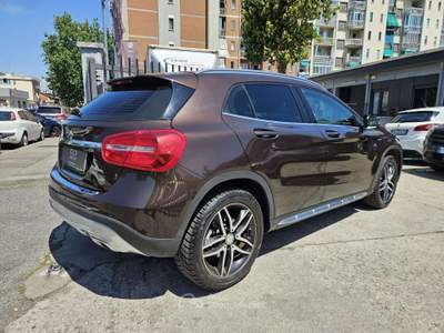 Mercedes-Benz GLA GLA 200 d Automatic Activity Edition Marrone usata Torino
