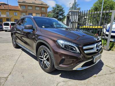 Mercedes-Benz GLA GLA 200 d Automatic Activity Edition Marrone usata Torino