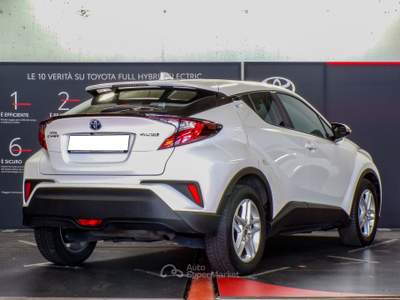 Toyota C-HR I 2020 1.8h 122 cv Business e-cvt Bianco usata Saint-Christophe
