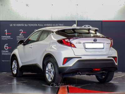 Toyota C-HR I 2020 1.8h 122 cv Business e-cvt Bianco usata Saint-Christophe