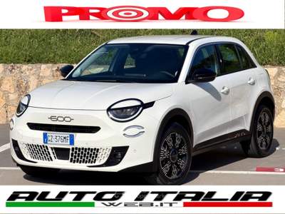 Fiat 600 HYBRID 145CV DCT MHEV+NAVI+RCAM+2PDC+LED Bianco usata Civitavecchia