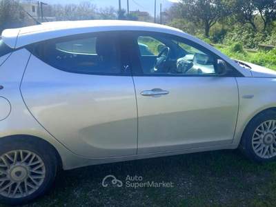 Lancia Ypsilon LANCIA YPSILON 1.2 BENZINA Argento usata Maddaloni