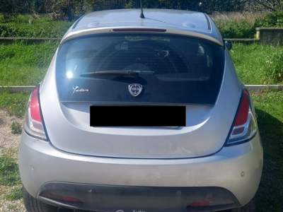 Lancia Ypsilon LANCIA YPSILON 1.2 BENZINA Argento usata Maddaloni