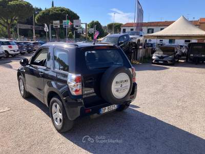 Suzuki Grand Vitara 1.6 105cv 3 Porte 4X4 Nero usata LIVORNO