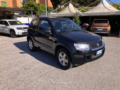 Suzuki Grand Vitara 1.6 105cv 3 Porte 4X4 Nero usata LIVORNO