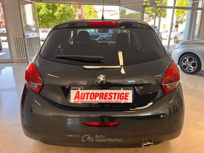 Peugeot 208 Siganture usata Carpi