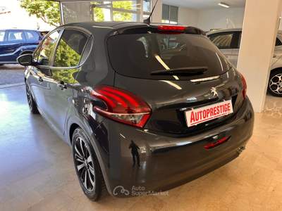 Peugeot 208 Siganture usata Carpi