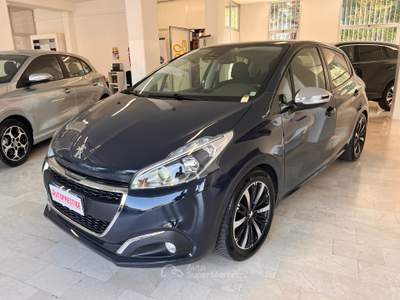 Peugeot 208 Siganture usata Carpi