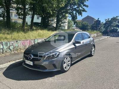 Mercedes-Benz Classe A MERCEDES A 200 d Automatic Executive Grigio usata Torino