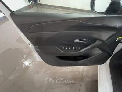 Peugeot 308 PEUGE 308 1.2 PURETECH T ACTIVE PACK S&S 130CV 308 1.2 puretech t Active Pack s&s 130cv Bianco usata Roma