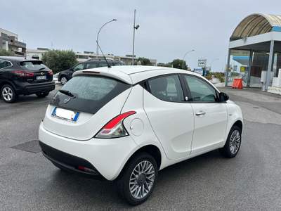 Lancia Ypsilon OTTIME CONDIZIONI Bianco usata Monopoli
