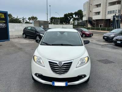 Lancia Ypsilon OTTIME CONDIZIONI Bianco usata Monopoli