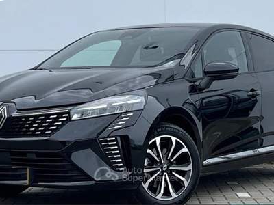 Renault Clio 1.6 E-Tech Full Hybrid 145 techno Nero usata Porto Cesareo