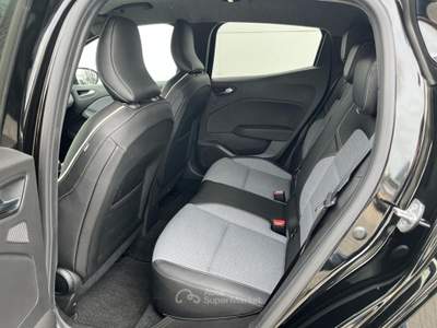 Renault Clio 1.6 E-Tech Full Hybrid 145 techno Nero usata Porto Cesareo